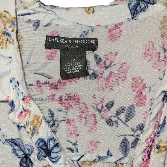Chelsea and Theodore floral blouse size 1 X - Picture 4 of 5